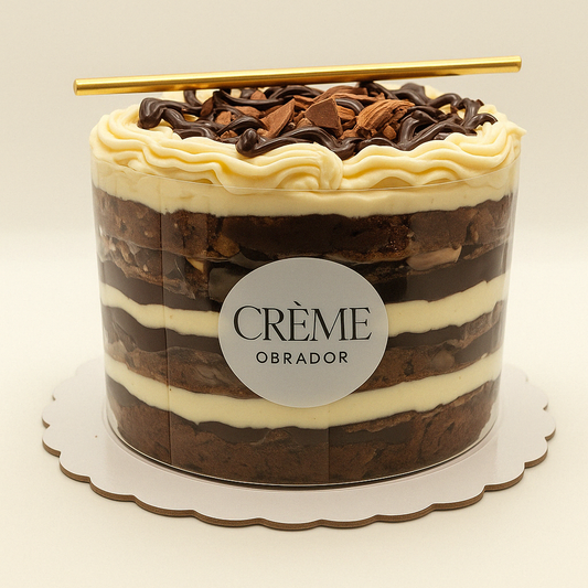 Tarta naked Kinder Bueno / Galletas Lotus / Oreo