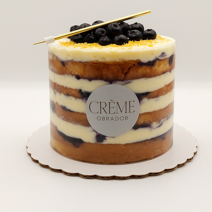 Tarta naked de arándanos y crema de queso